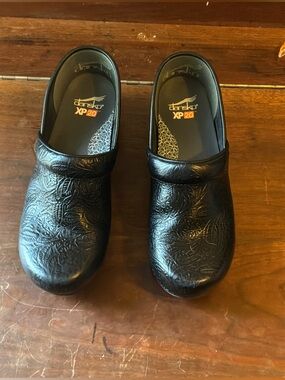 Dansko Black Embossed Leather XP 2.0 Clogs